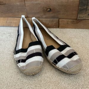 Adrienne Vittadini striped flats | size 9